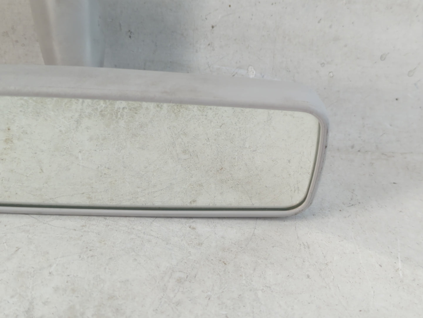2014 Fiat 500l Interior Rear View Mirror Replacement OEM P/N:IE302040 Fits OEM Used Auto Parts - Oemusedautoparts1.com