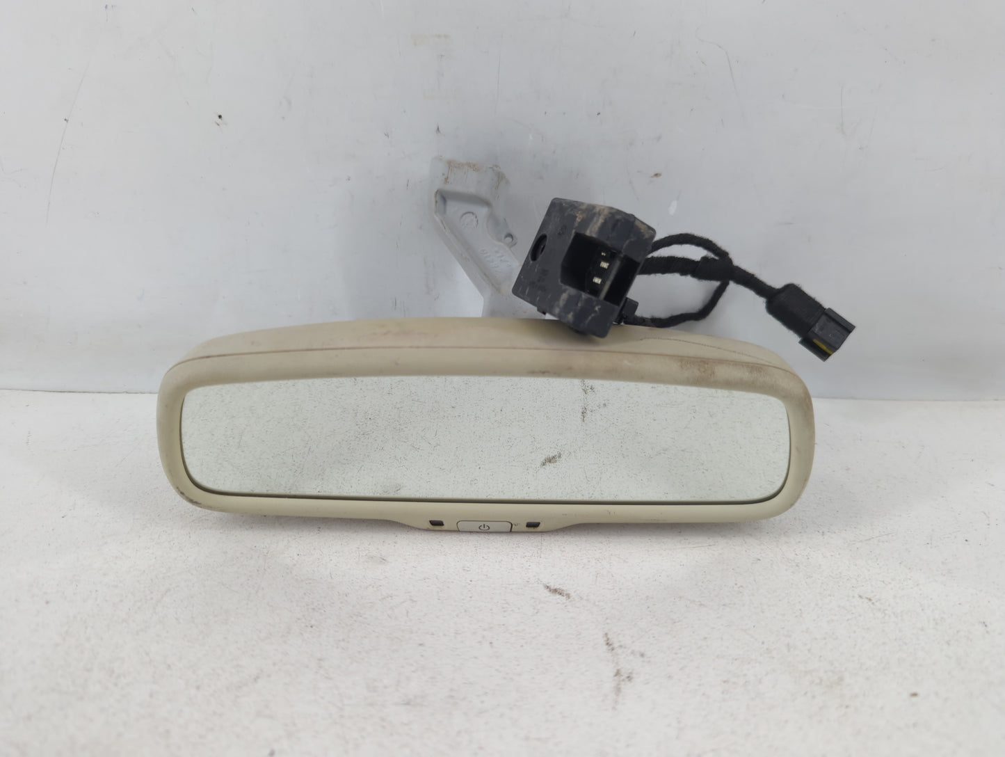 2014 Fiat 500l Interior Rear View Mirror Replacement OEM P/N:43774276 905-3553 Fits OEM Used Auto Parts - Oemusedautoparts1.