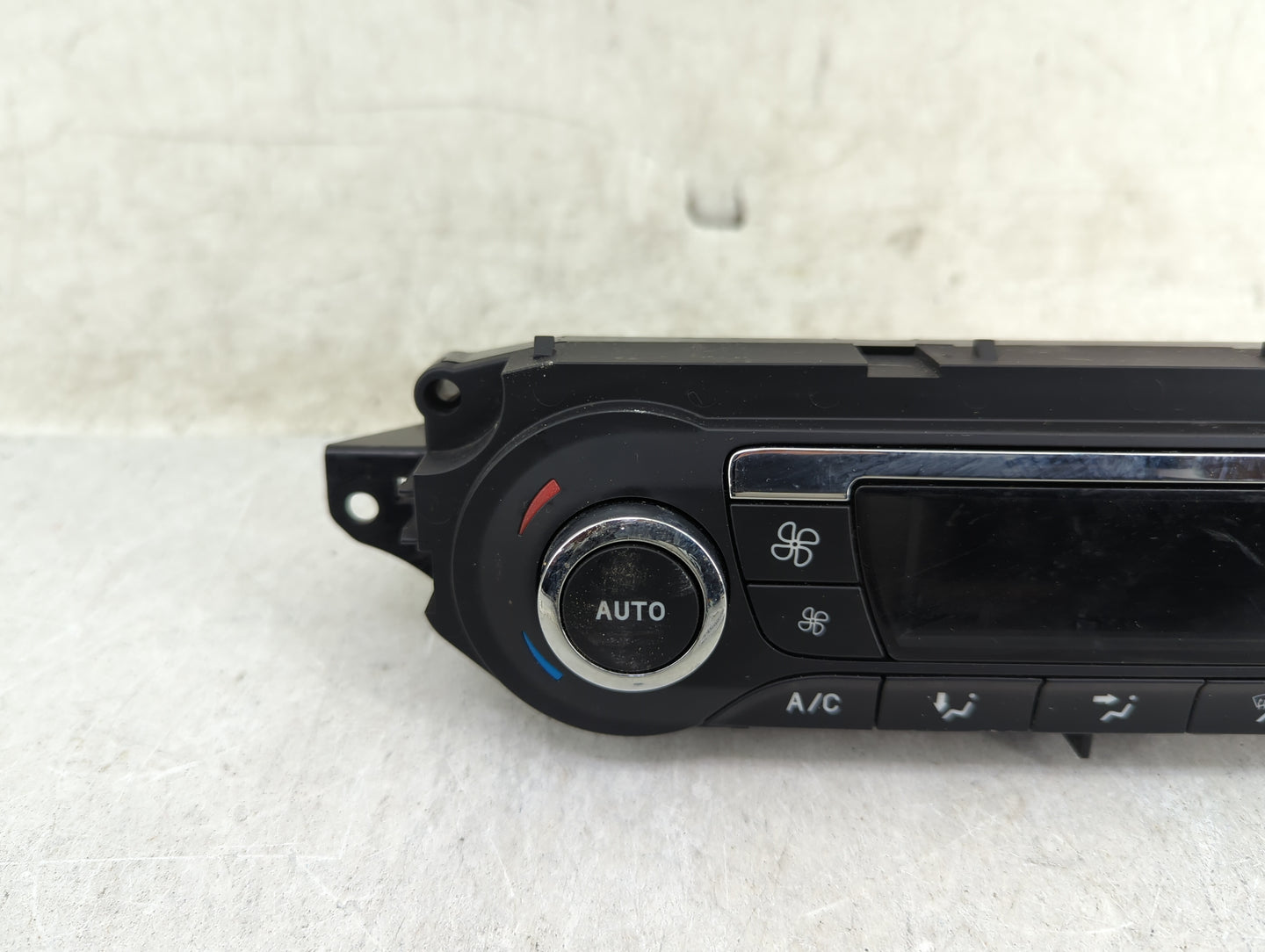 2014 Ford C-Max Climate Control Module Temperature AC/Heater Replacement P/N:DM5T-18C612-AH Fits OEM Used Auto Parts - Oemus