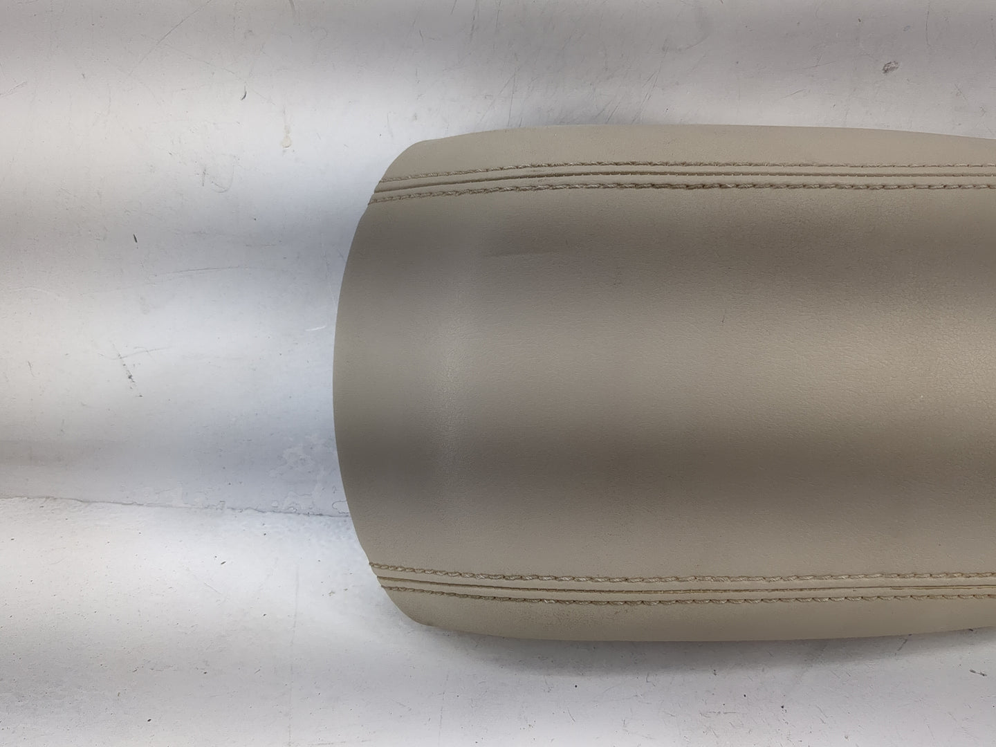 2014 Ford C-Max Center Console Armrest Cover Lid P/N:03814 Fits OEM Used Auto Parts - Oemusedautoparts1.com