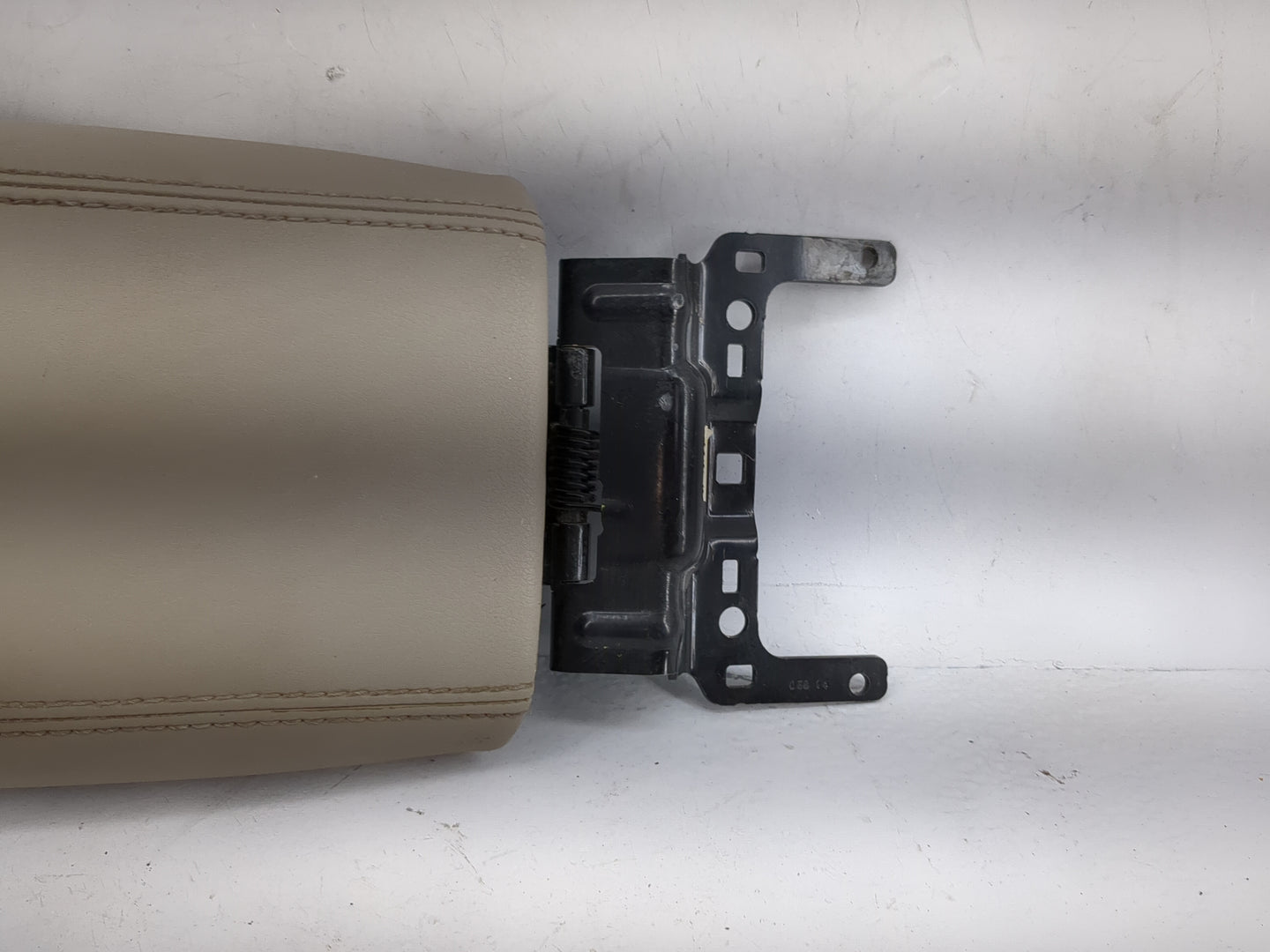 2014 Ford C-Max Center Console Armrest Cover Lid P/N:03814 Fits OEM Used Auto Parts - Oemusedautoparts1.com