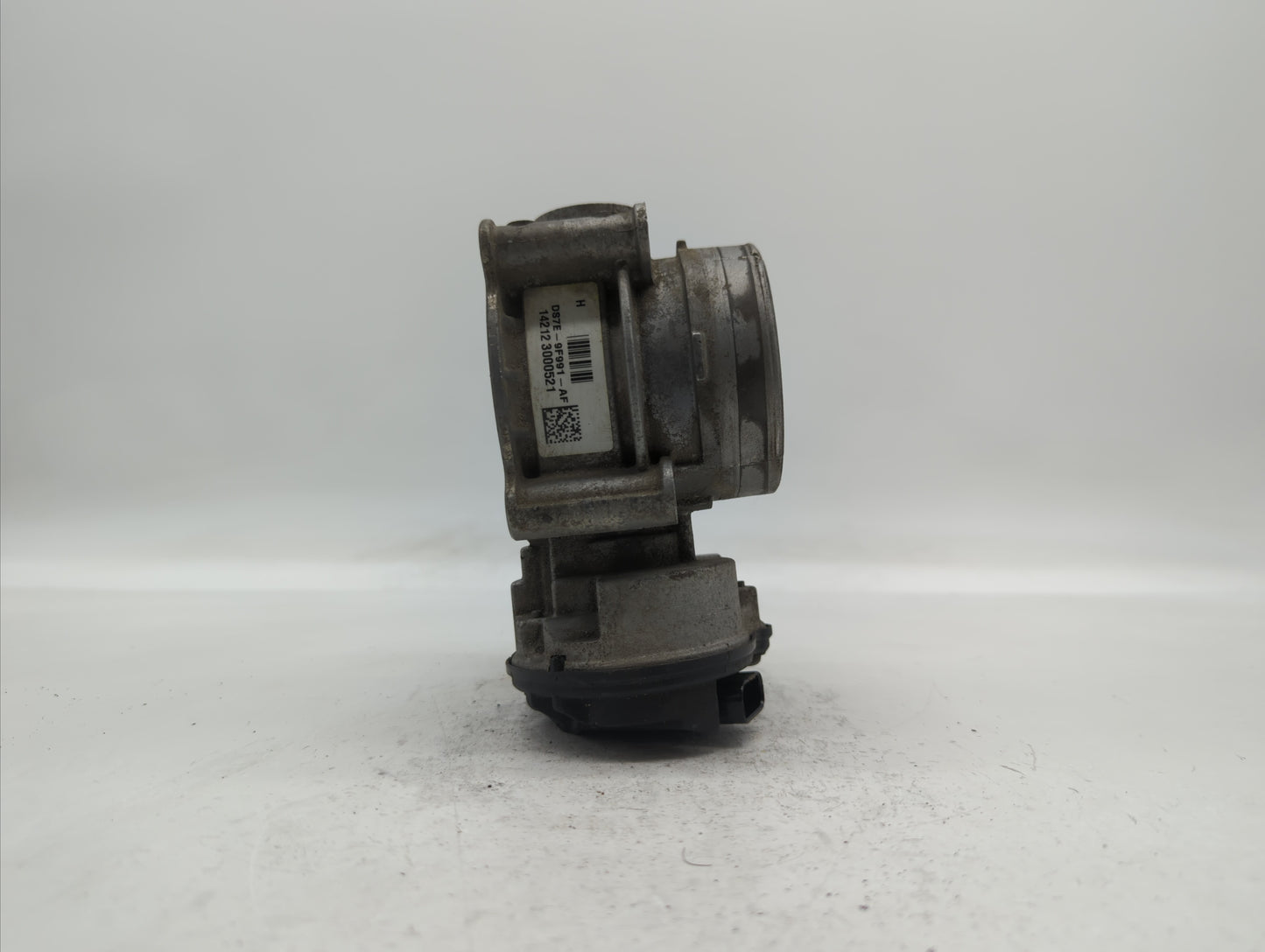 2013-2018 Ford C-Max Throttle Body P/N:DS7E-9F991-AK DS7E-9F991-AD Fits Fits 2013 2014 2015 2016 2017 2018 2019 2020 OEM Use