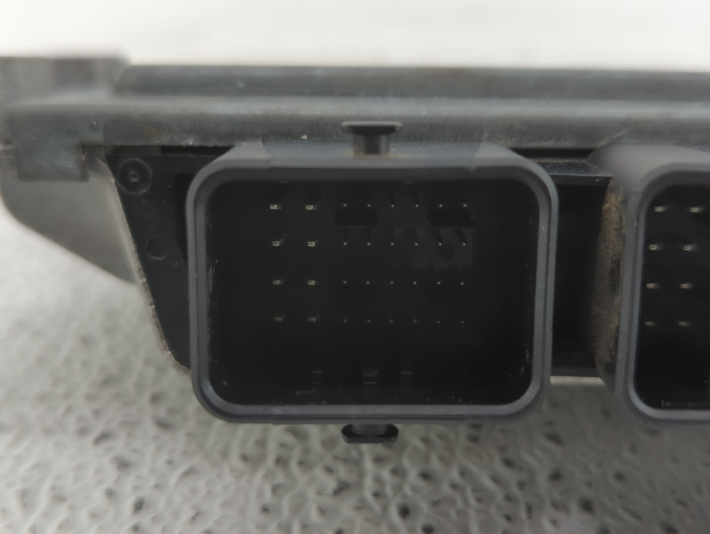 2014-2016 Ford C-Max PCM Engine Control Computer ECU ECM PCU OEM P/N:EM5A-12A650-AFB EM5A-12A650-AFA Fits Fits 2014 2015 201