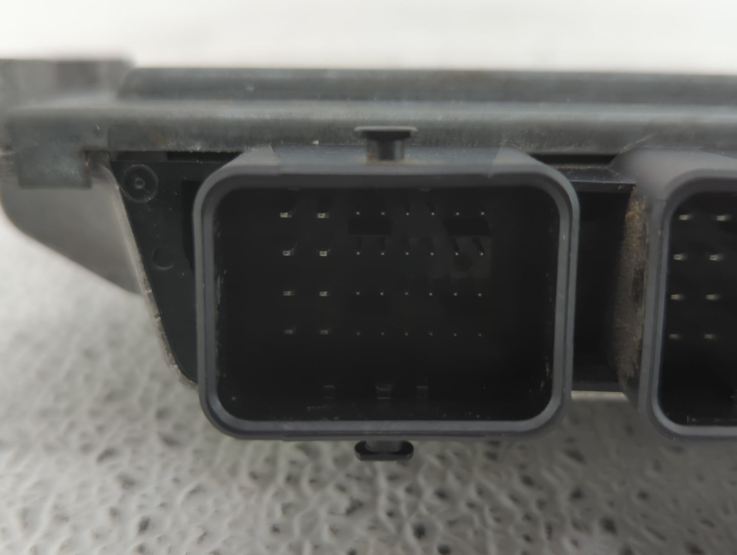 2014-2016 Ford C-Max PCM Engine Control Computer ECU ECM PCU OEM P/N:EM5A-12A650-AFB EM5A-12A650-AFA Fits Fits 2014 2015 201