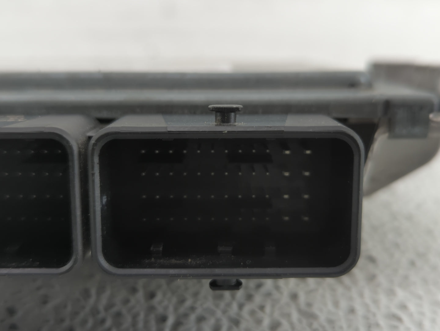 2014-2016 Ford C-Max PCM Engine Control Computer ECU ECM PCU OEM P/N:EM5A-12A650-AFB EM5A-12A650-AFA Fits Fits 2014 2015 201