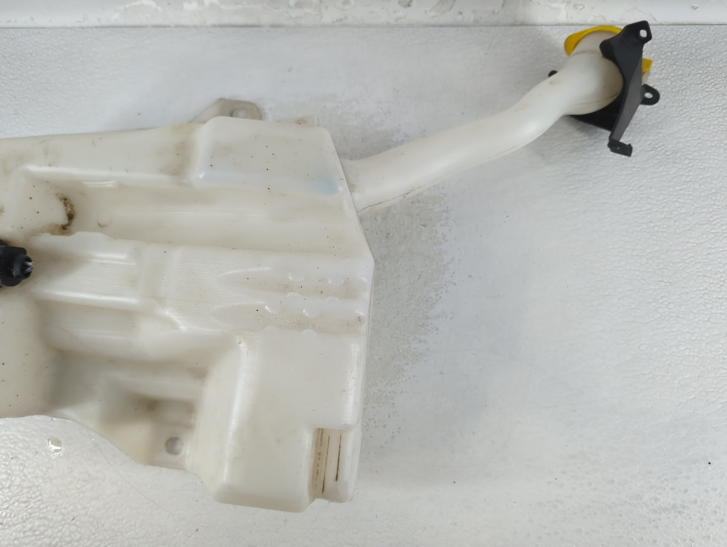 2013-2018 Ford C-max Windshield Washer Fluid Reservoir Bottle Oem - Oemusedautoparts1.com