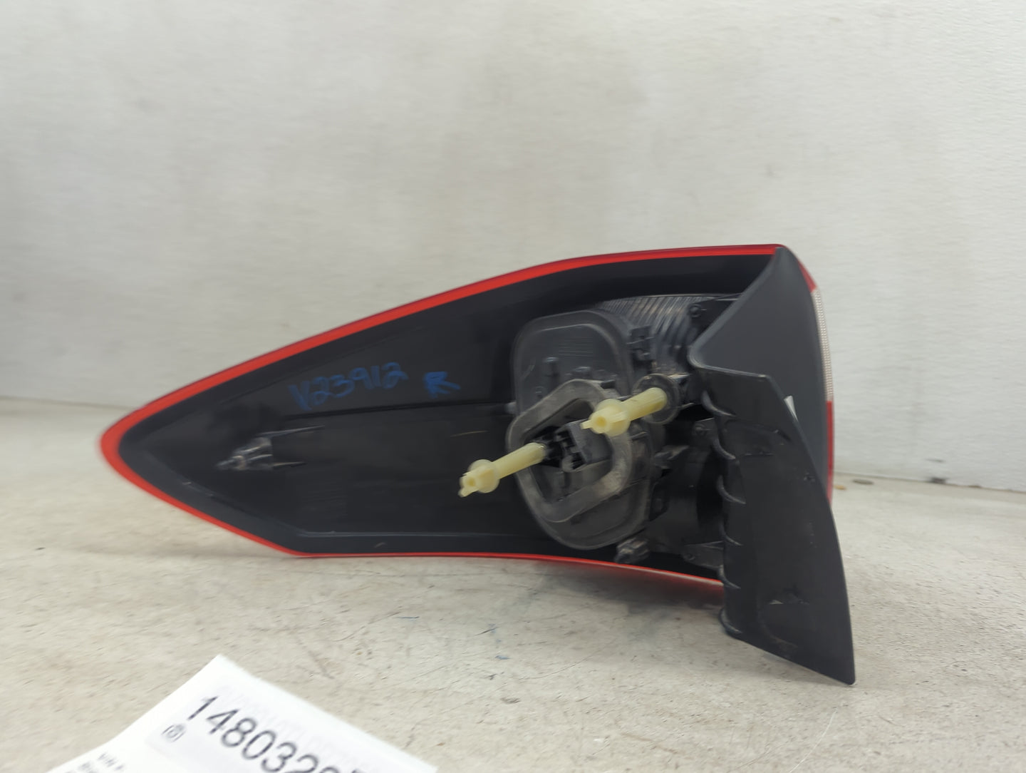 2014 Ford Cmax Tail Light Assembly Passenger Right OEM P/N:DM51 13404 AC 9000826 Fits Fits 2013 2015 2016 OEM Used Auto Part