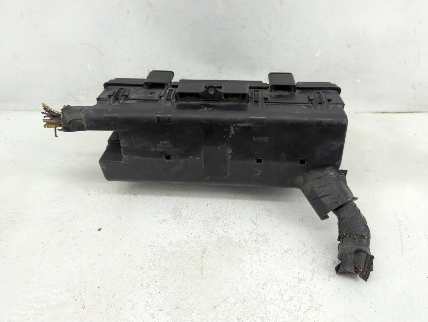 2009-2014 Ford E-250 Fusebox Fuse Box Panel Relay Module P/N:9L1T-14A003-AA Fits OEM Used Auto Parts - Oemusedautoparts1.com
