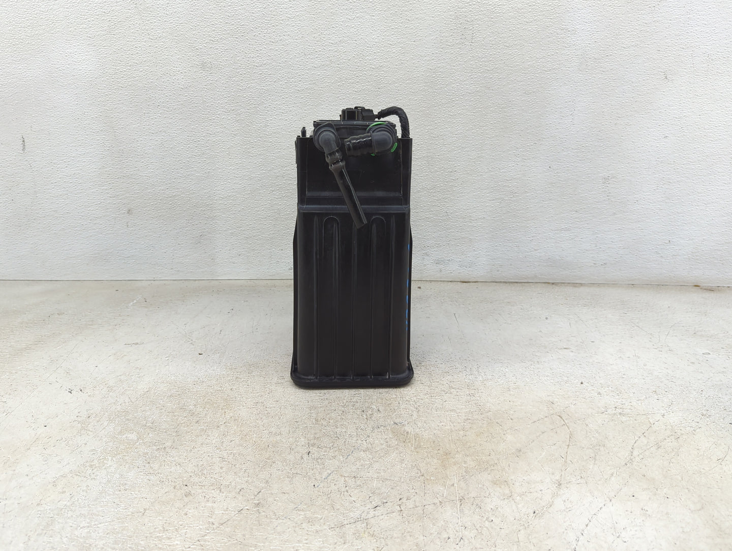 2014 Ford E-250 Fuel Vapor Charcoal Canister - Oemusedautoparts1.com