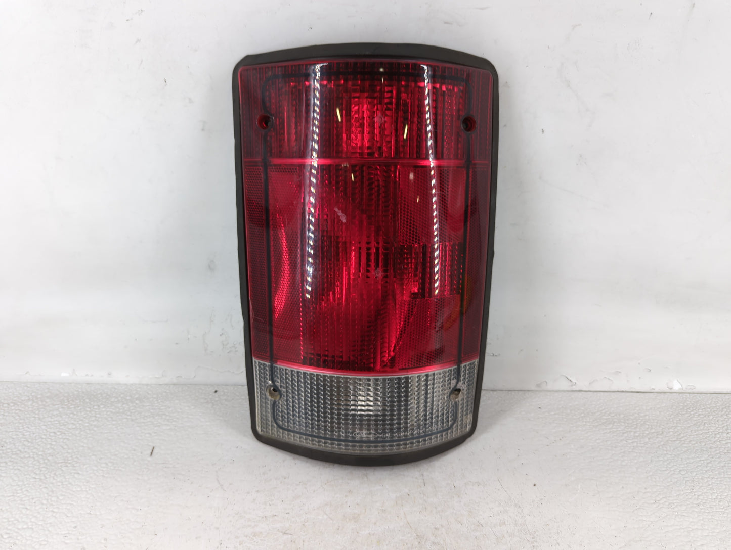 2005-2014 Ford E-250 Tail Light Assembly Passenger Right OEM P/N:F2UB-13A495 Fits OEM Used Auto Parts - Oemusedautoparts1.co