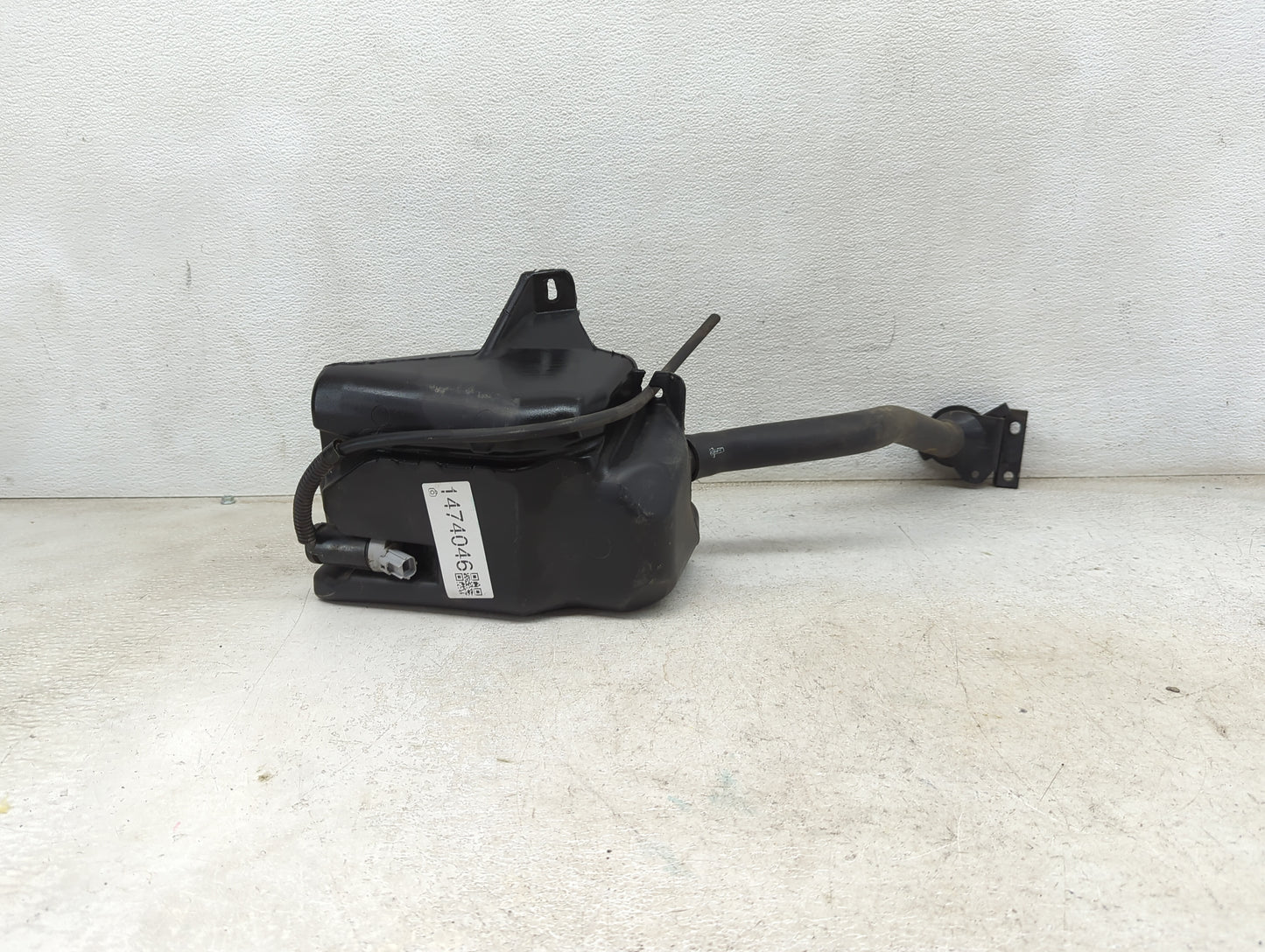 Ford E250 Windshield Washer Fluid Reservoir Bottle Oem - Oemusedautoparts1.com