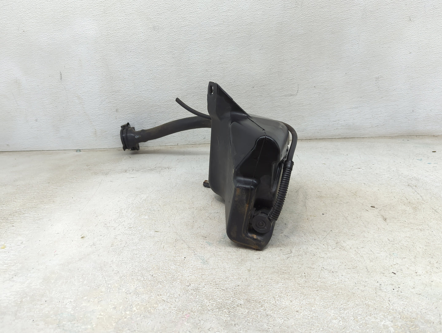 Ford E250 Windshield Washer Fluid Reservoir Bottle Oem - Oemusedautoparts1.com
