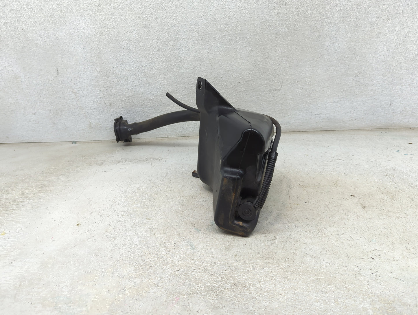 Ford E250 Windshield Washer Fluid Reservoir Bottle Oem - Oemusedautoparts1.com