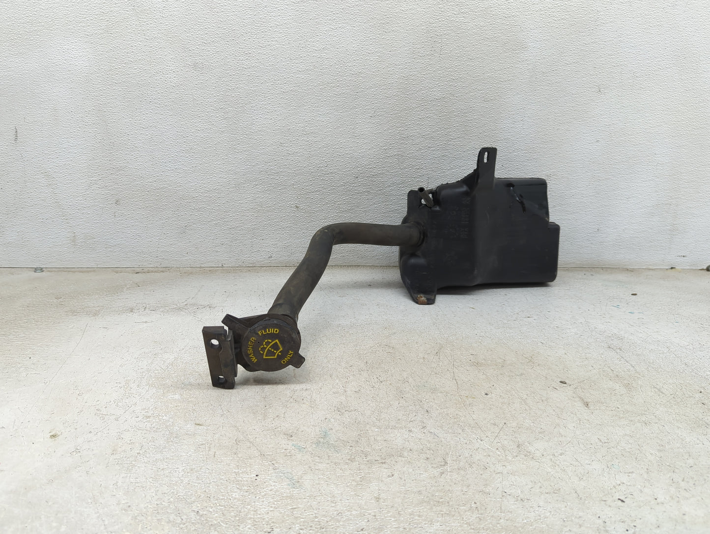 Ford E250 Windshield Washer Fluid Reservoir Bottle Oem - Oemusedautoparts1.com