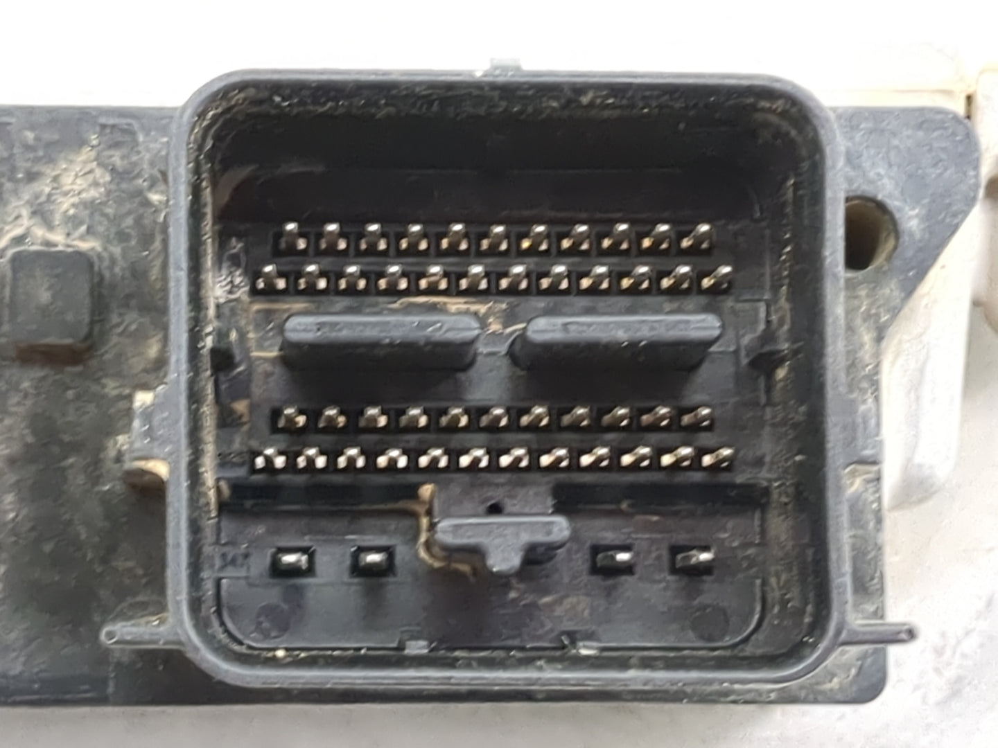 2014 Ford E250 PCM Engine Control Computer ECU ECM PCU OEM P/N:0261S10232 Fits Fits 2013 OEM Used Auto Parts - Oemusedautopa