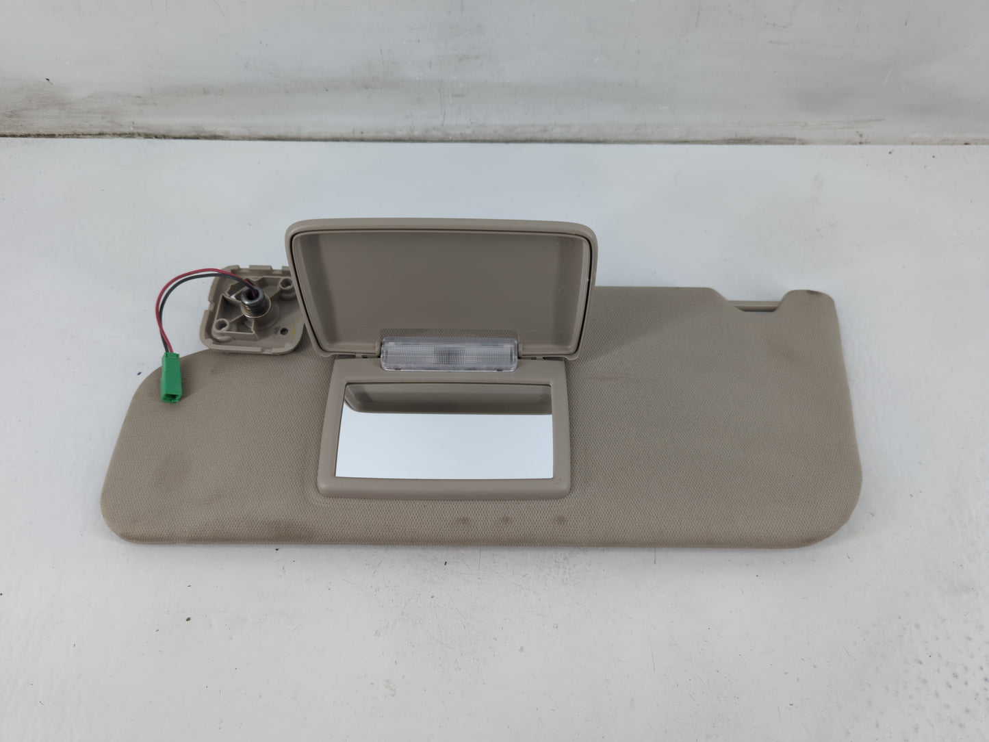 2011-2014 Ford Edge Sun Visor Shade Replacement Driver Left Mirror Fits Fits 2011 2012 2013 2014 OEM Used Auto Parts - Oemus
