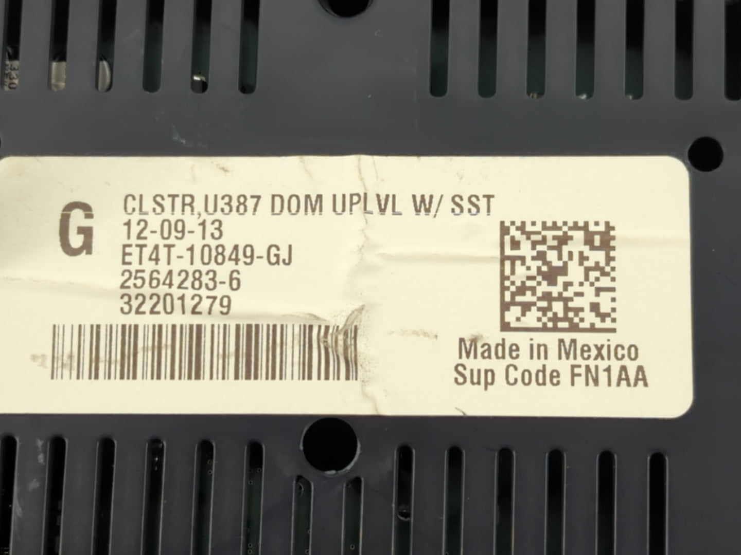 2014 Ford Edge Instrument Cluster Speedometer Gauges P/N:ET4T-10849-GL ET4T-10849-GJ Fits OEM Used Auto Parts - Oemusedautop