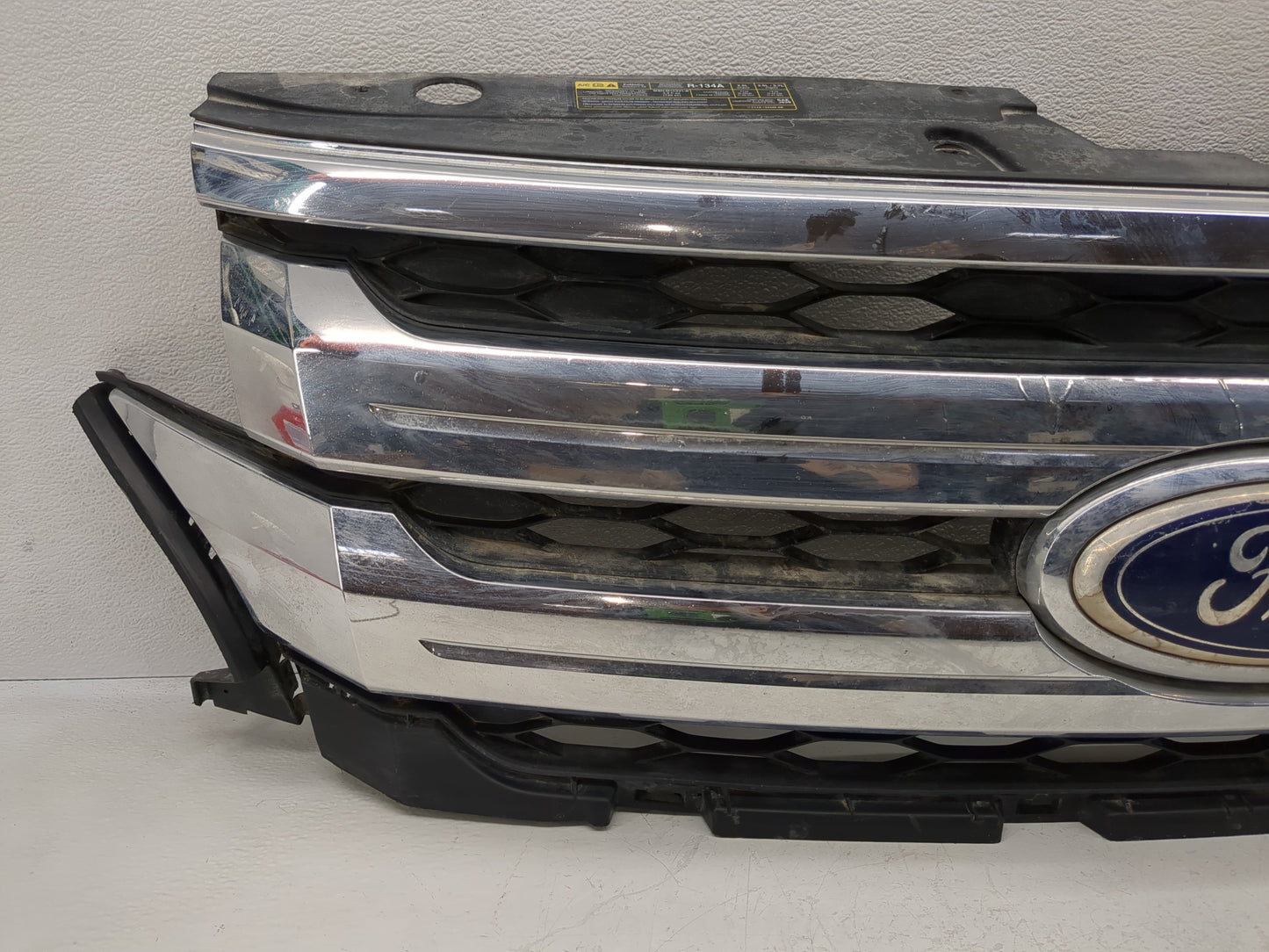 2011-2014 Ford Edge Front Grille Bumper Not Included - Oemusedautoparts1.com