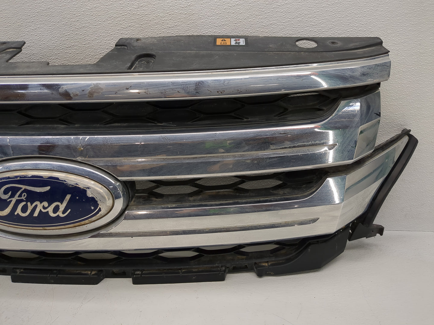 2011-2014 Ford Edge Front Grille Bumper Not Included - Oemusedautoparts1.com