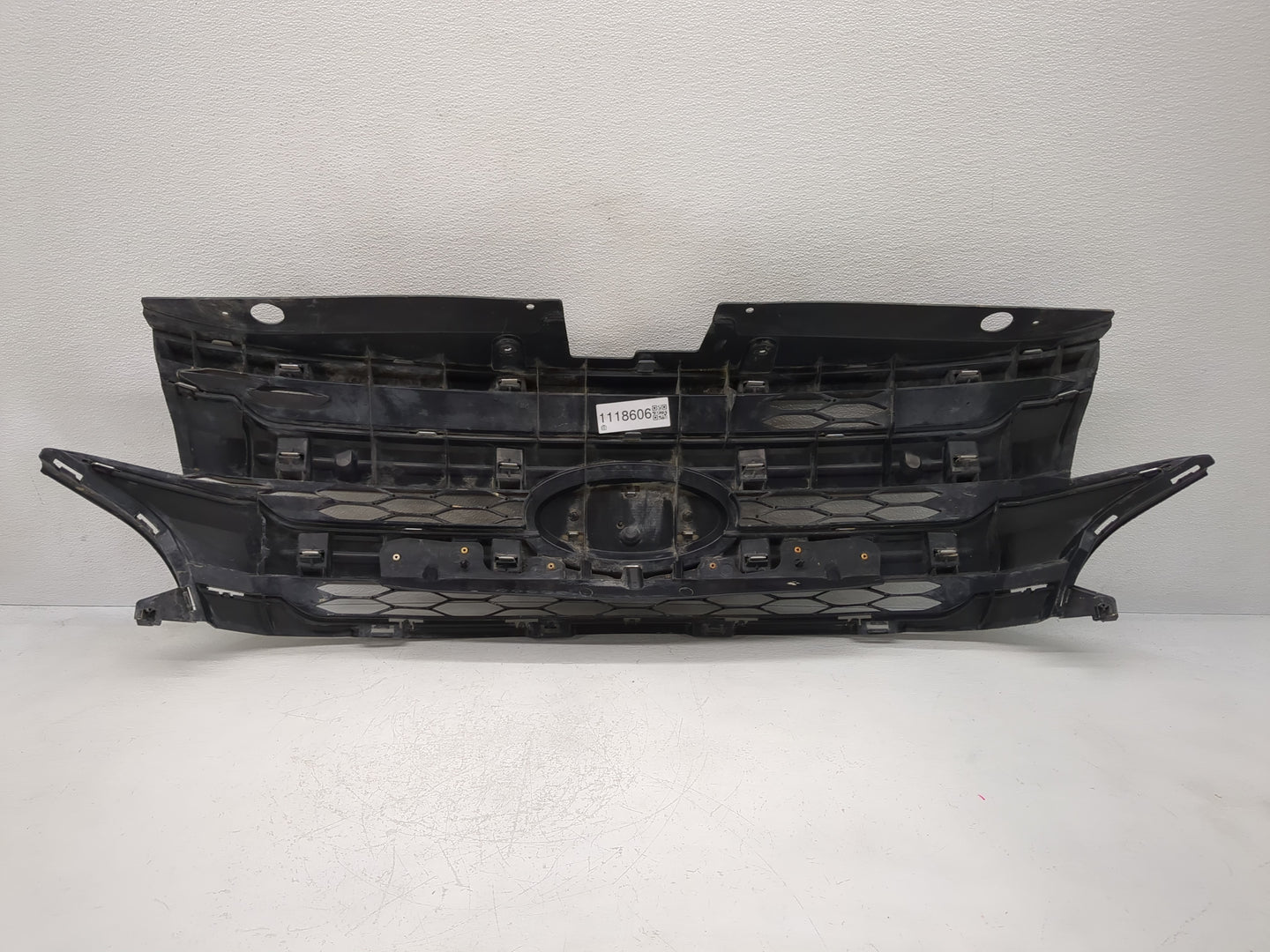 2011-2014 Ford Edge Front Grille Bumper Not Included - Oemusedautoparts1.com