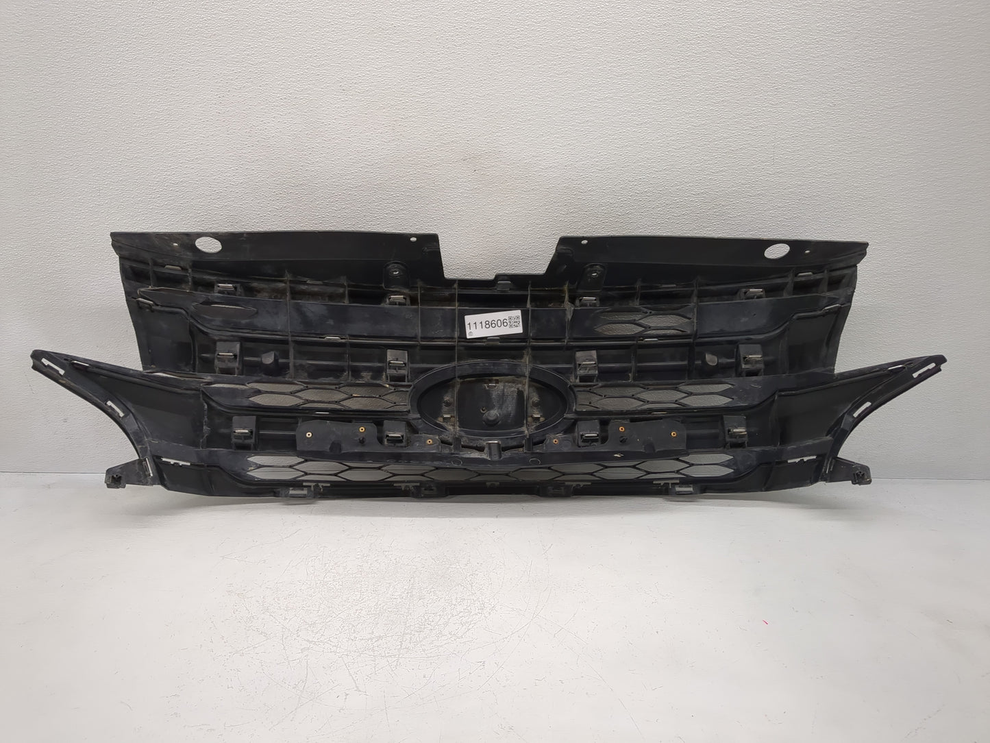 2011-2014 Ford Edge Front Grille Bumper Not Included - Oemusedautoparts1.com