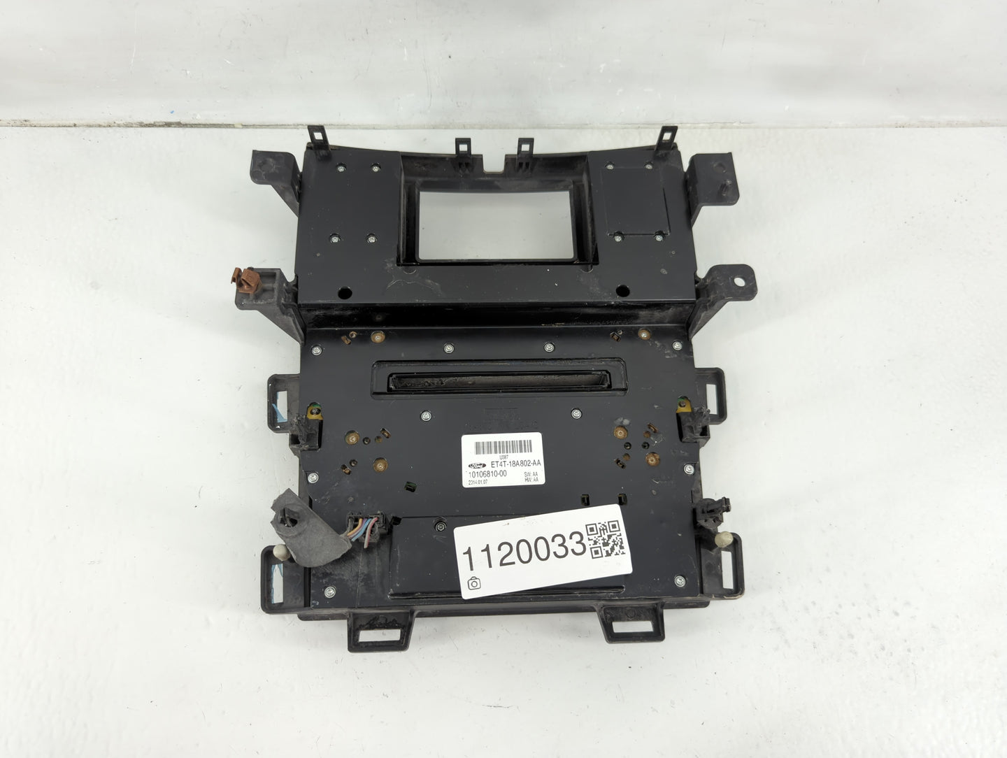 2014 Ford Edge Radio AM FM Cd Player Receiver Replacement P/N:ET4T-18A802-AA Fits OEM Used Auto Parts - Oemusedautoparts1.co
