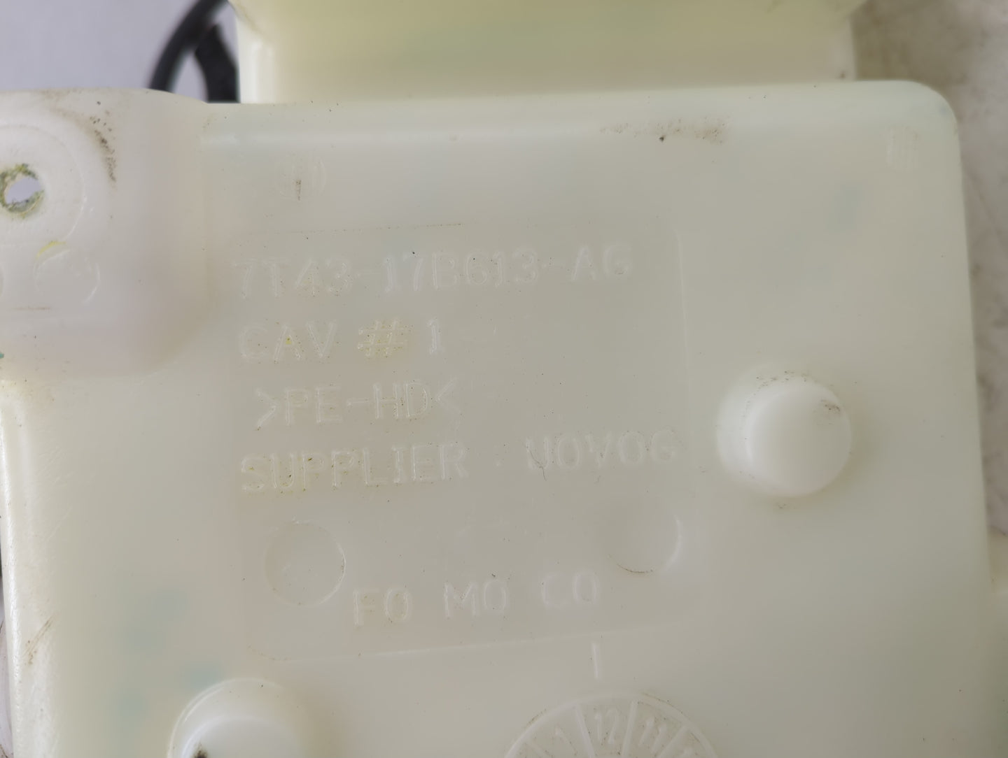 2007-2014 Ford Edge Windshield Washer Fluid Reservoir Bottle Oem - Oemusedautoparts1.com