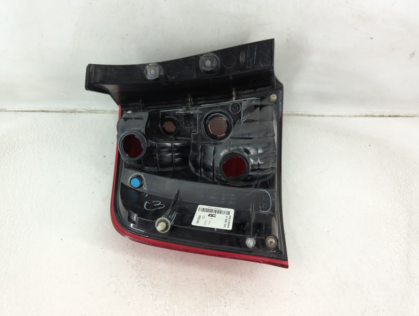 2011-2014 Ford Edge Tail Light Assembly Passenger Right OEM P/N:F00HTF403201 Fits Fits 2011 2012 2013 2014 OEM Used Auto Par