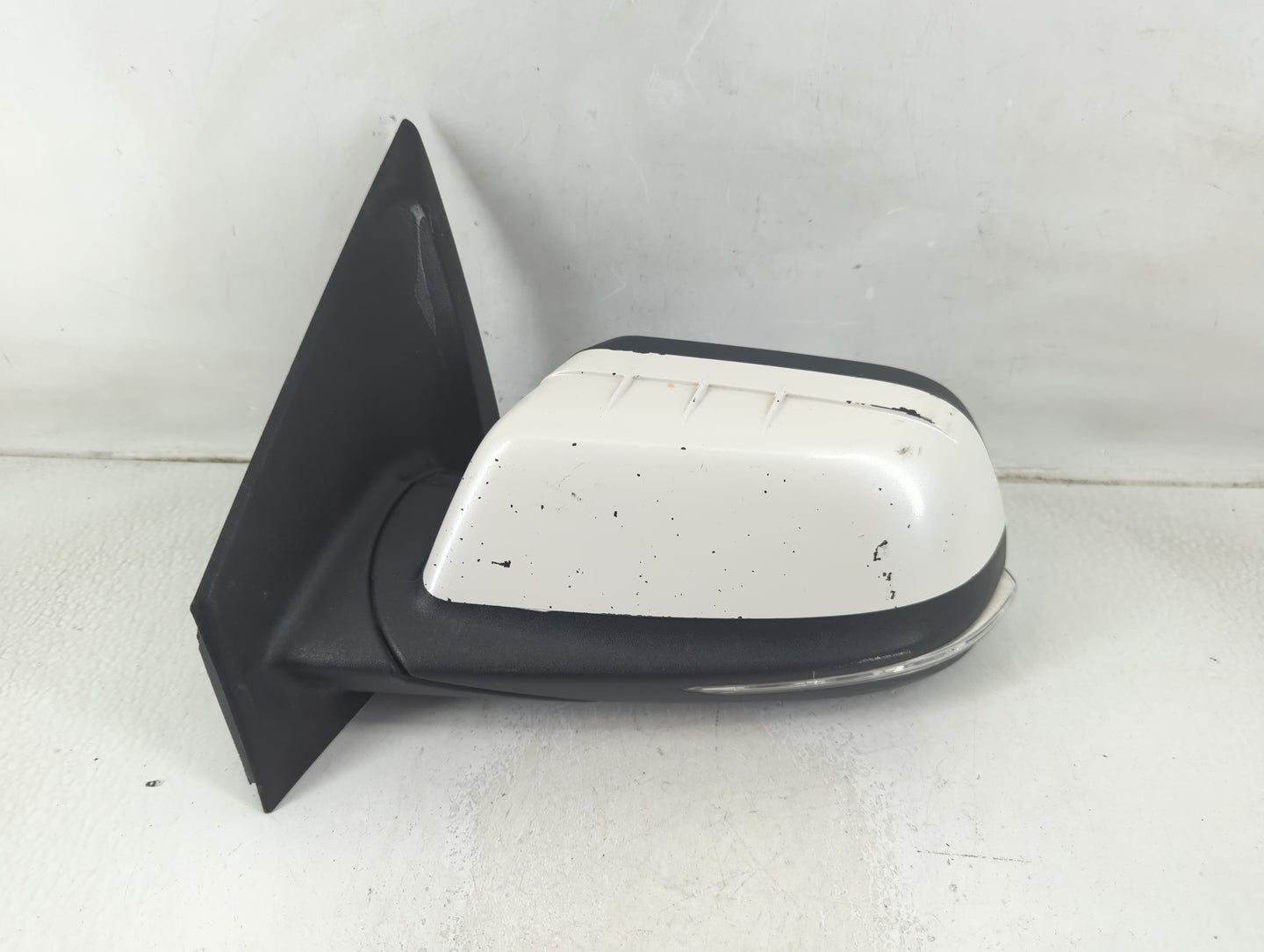 2013-2014 Ford Edge Driver Left Side View Manual Door Mirror White - Oemusedautoparts1.com