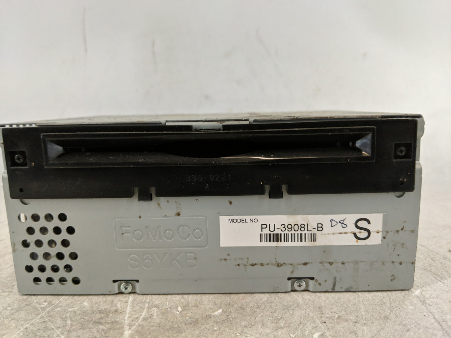 2013-2014 Ford Edge Radio AM FM Cd Player Receiver Replacement P/N:ET4T-19C107-NA Fits Fits 2013 2014 OEM Used Auto Parts - 