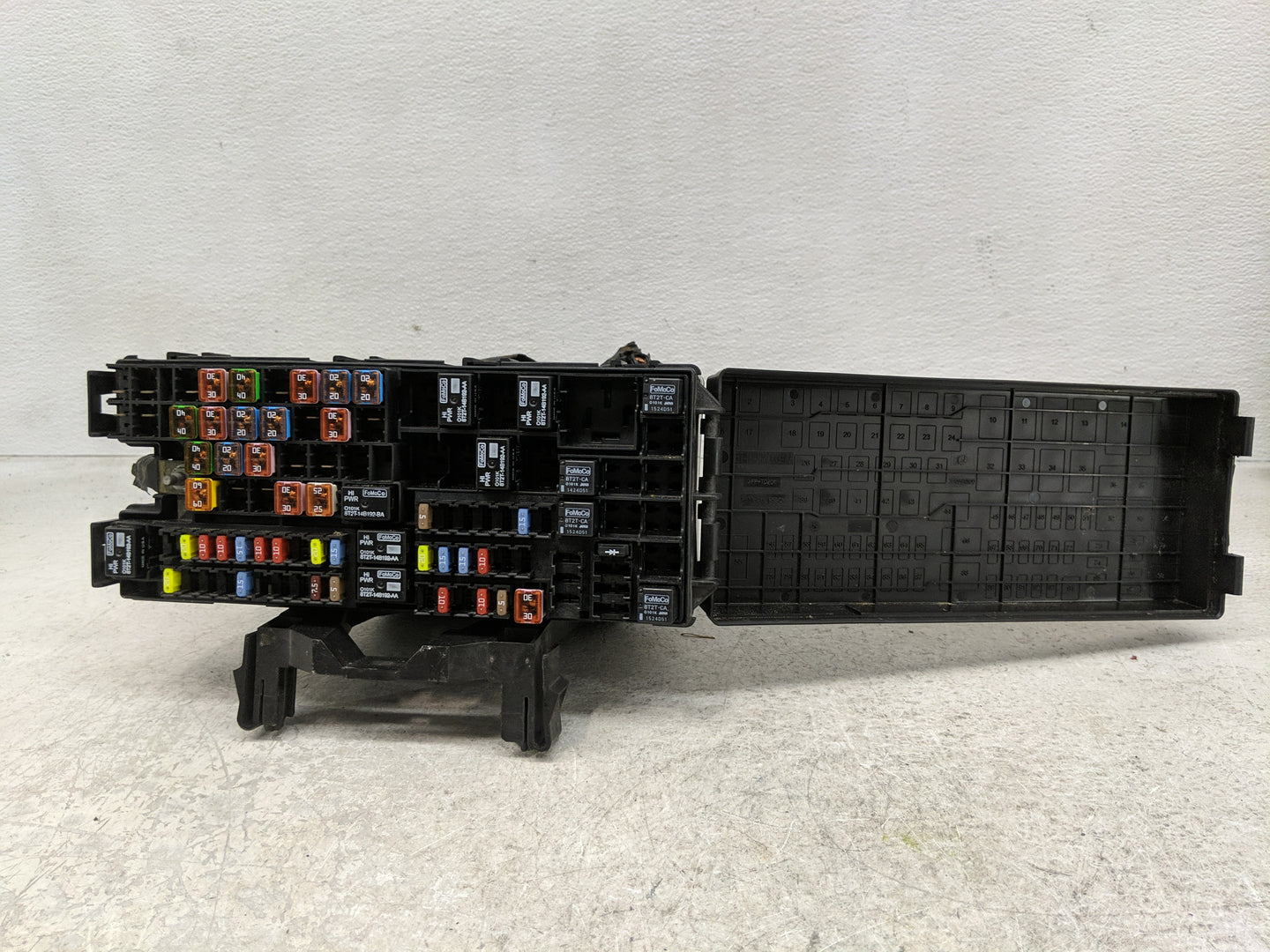 2012-2014 Ford Edge Fusebox Fuse Box Panel Relay Module P/N:CT4T-14290-NK Fits Fits 2012 2013 2014 OEM Used Auto Parts - Oem