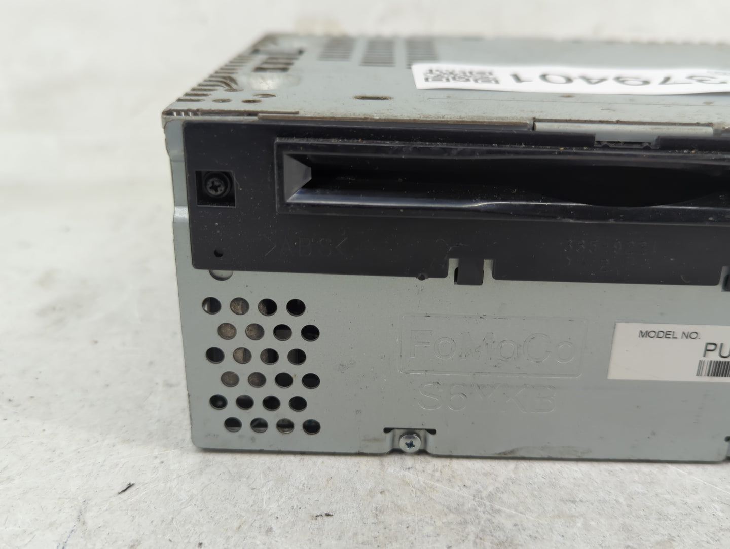 2013-2014 Ford Edge Radio AM FM Cd Player Receiver Replacement P/N:ET4T-19C107-KA Fits Fits 2013 2014 OEM Used Auto Parts - 