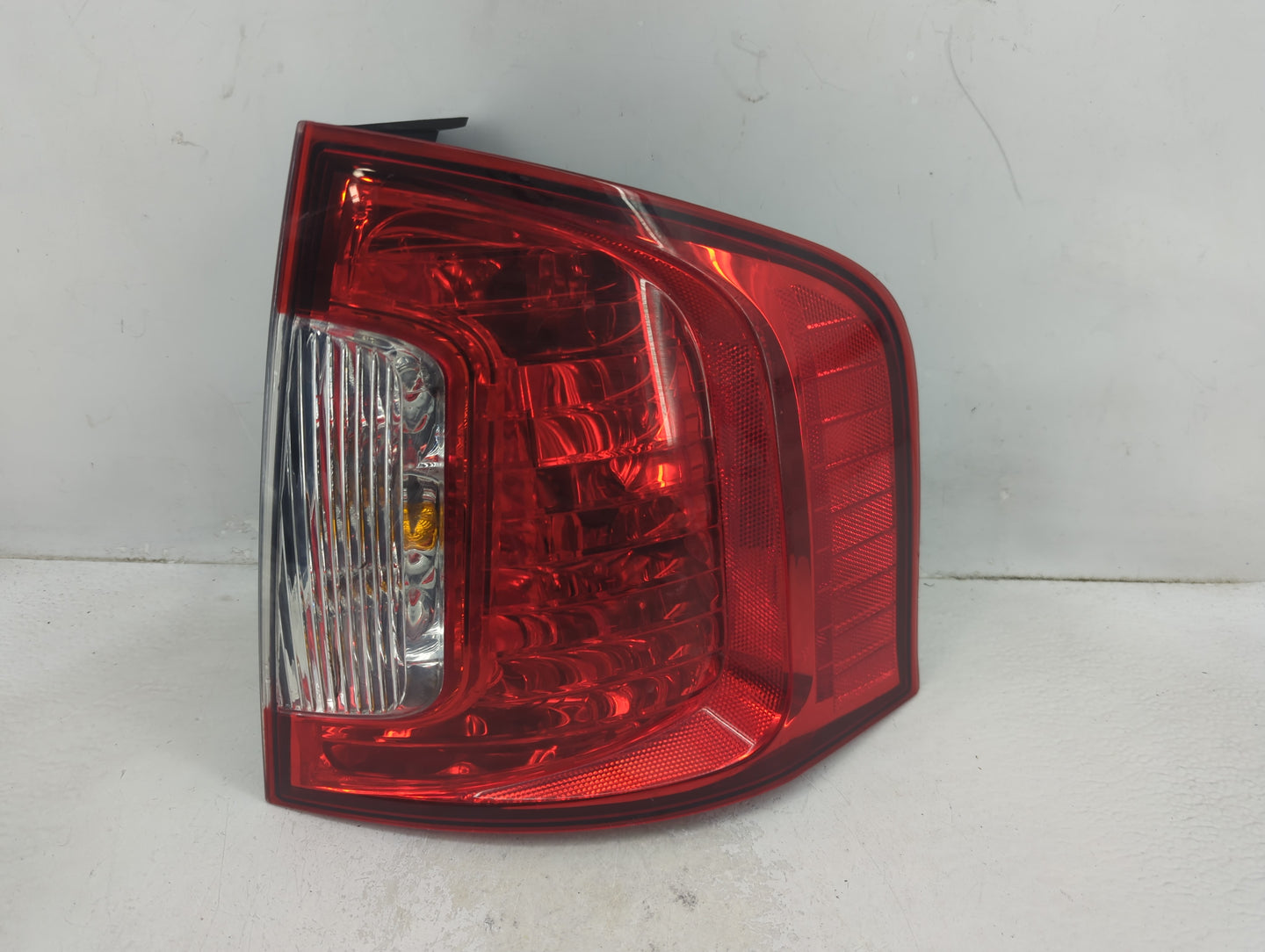 2011-2014 Ford Edge Tail Light Assembly Passenger Right OEM P/N:BT43-13B504-AE BT4313B504AE Fits Fits 2011 2012 2013 2014 OE
