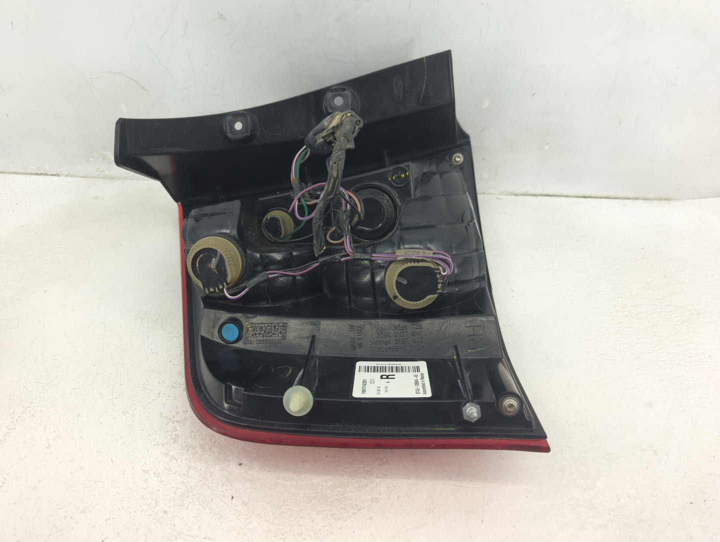 2011-2014 Ford Edge Tail Light Assembly Passenger Right OEM P/N:BT43-13B504-AE BT4313B504AE Fits Fits 2011 2012 2013 2014 OE