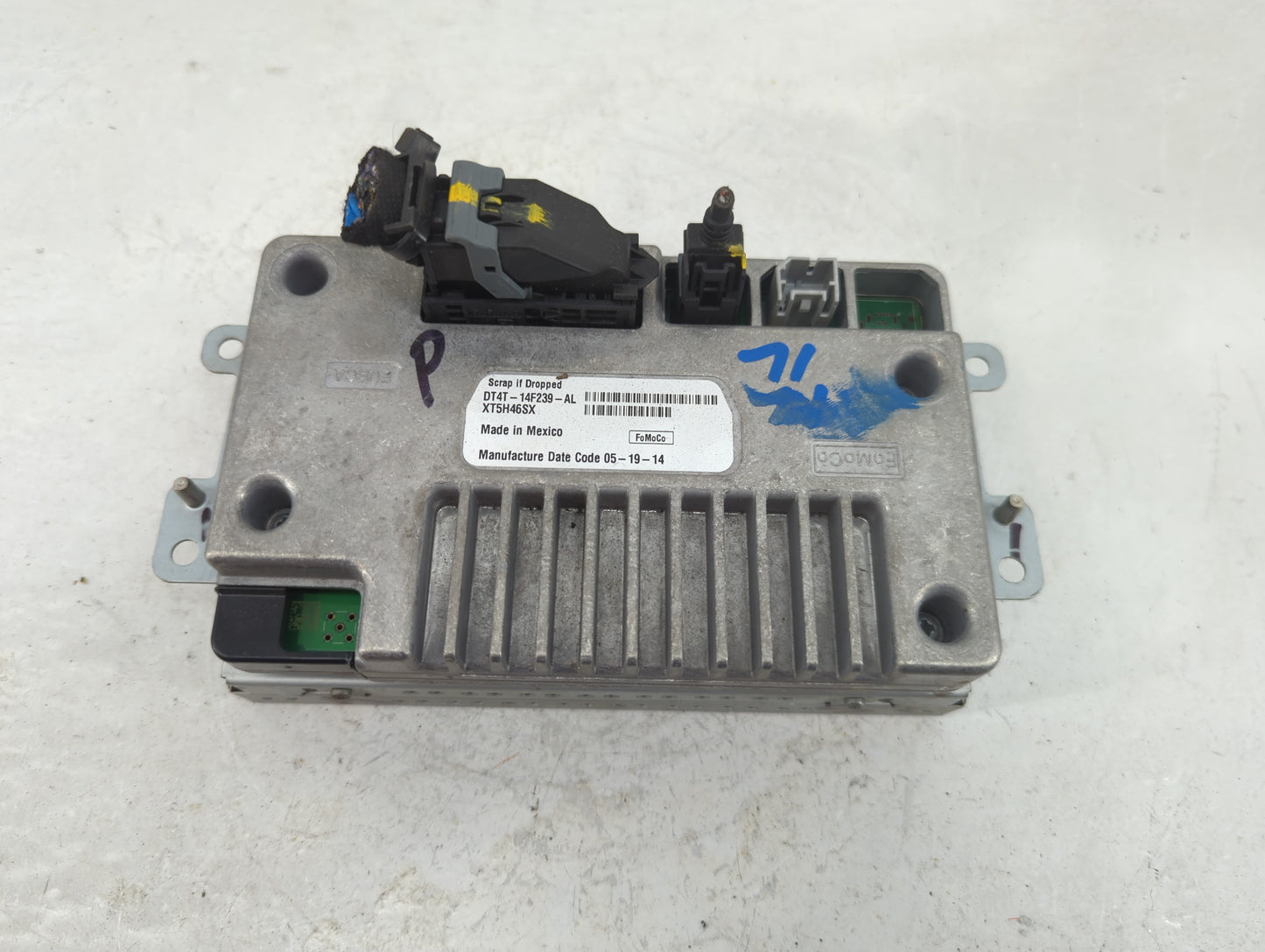 2014 Ford Edge Radio AM FM Cd Player Receiver Replacement P/N:DT4T-14F239-AL Fits Fits 2001 2002 2003 2004 2005 OEM Used Aut