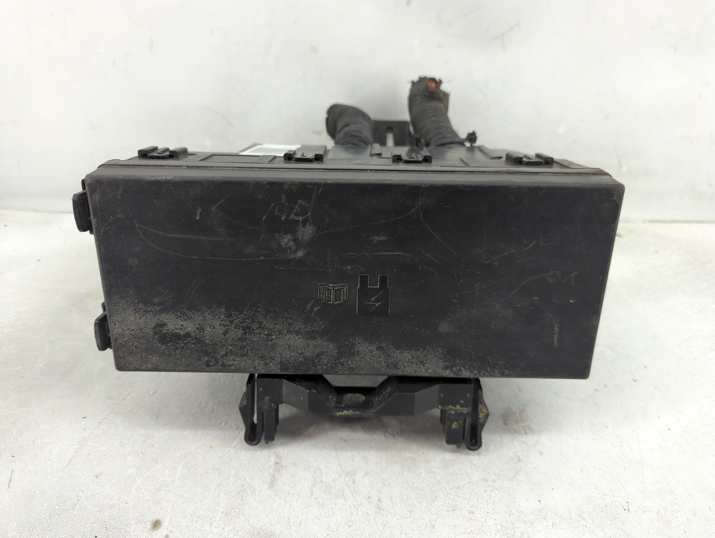 2012-2014 Ford Edge Fusebox Fuse Box Panel Relay Module P/N:BT4T-14A003-AA Fits Fits 2012 2013 2014 OEM Used Auto Parts - Oe
