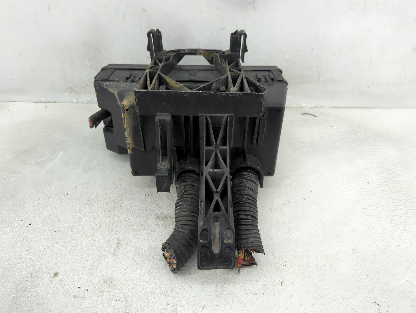 2012-2014 Ford Edge Fusebox Fuse Box Panel Relay Module P/N:BT4T-14A003-AA Fits Fits 2012 2013 2014 OEM Used Auto Parts - Oe