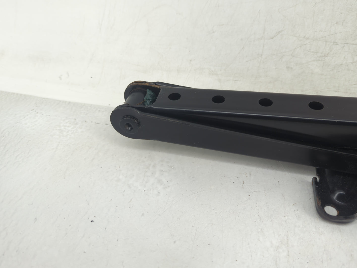 2014 Ford Edge Spare Scissor Car Jack - Oemusedautoparts1.com