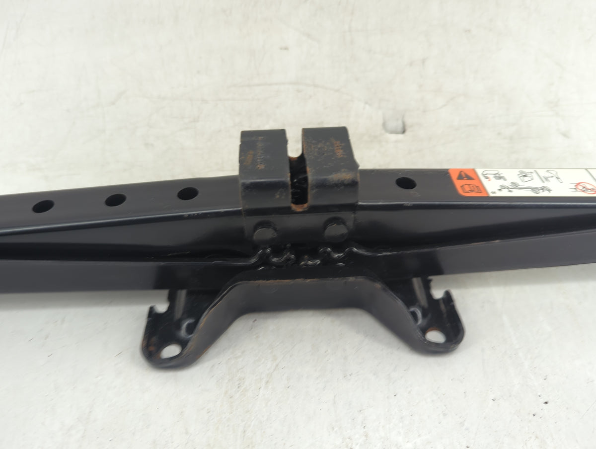 2014 Ford Edge Spare Scissor Car Jack - Oemusedautoparts1.com