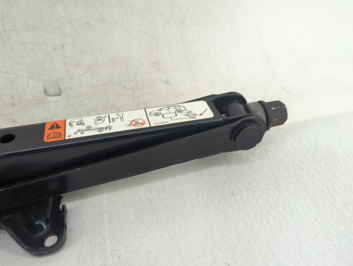 2014 Ford Edge Spare Scissor Car Jack - Oemusedautoparts1.com