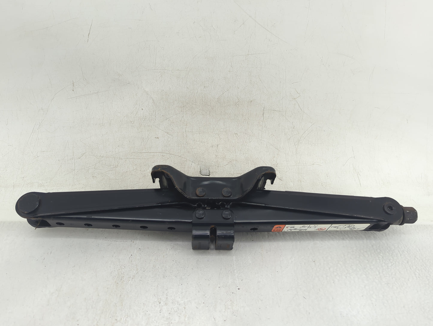 2014 Ford Edge Spare Scissor Car Jack - Oemusedautoparts1.com