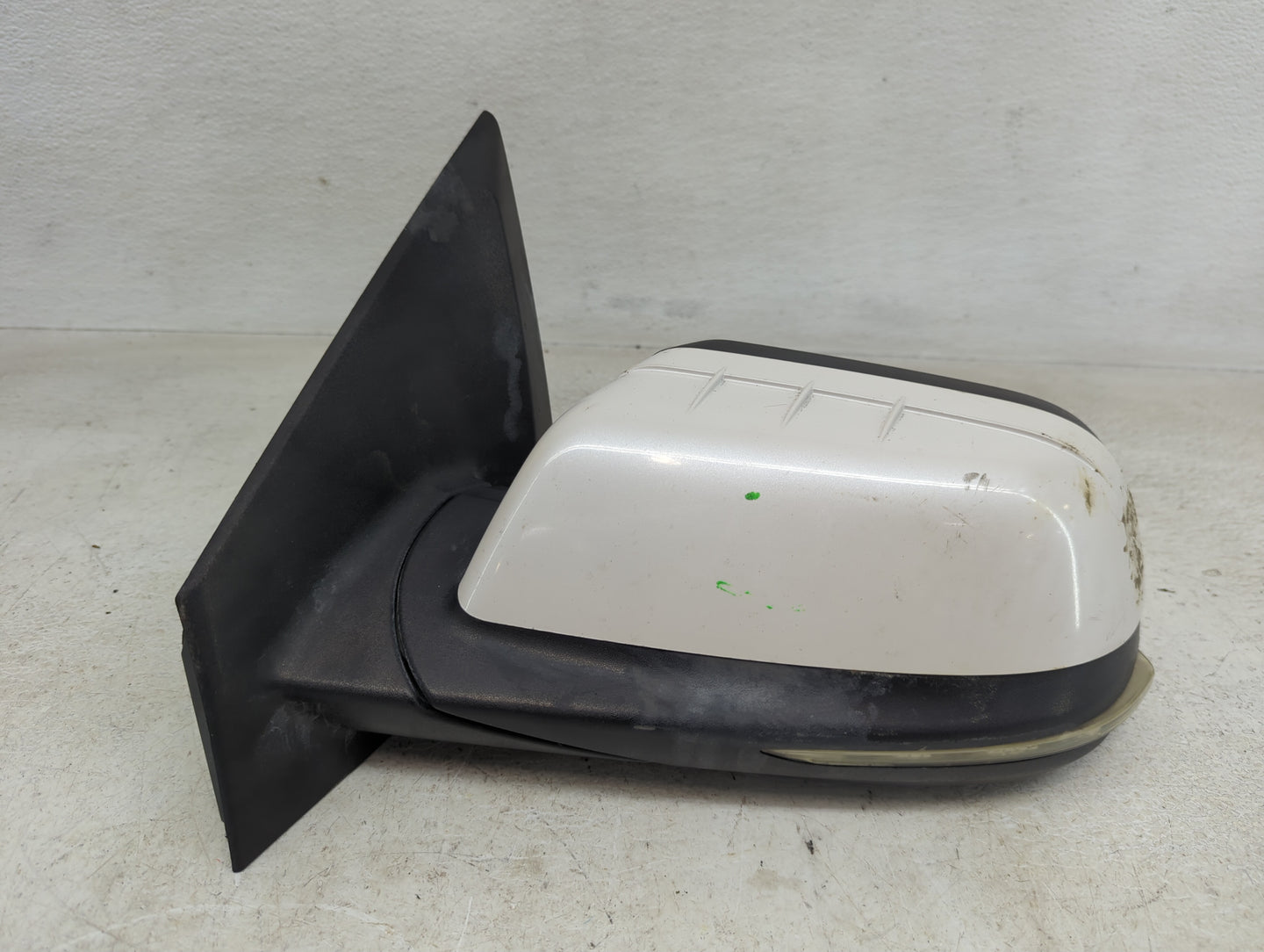 2013-2014 Ford Edge Driver Side View Mirror - Left Door Mirror OEM Used - Oemusedautoparts1.com