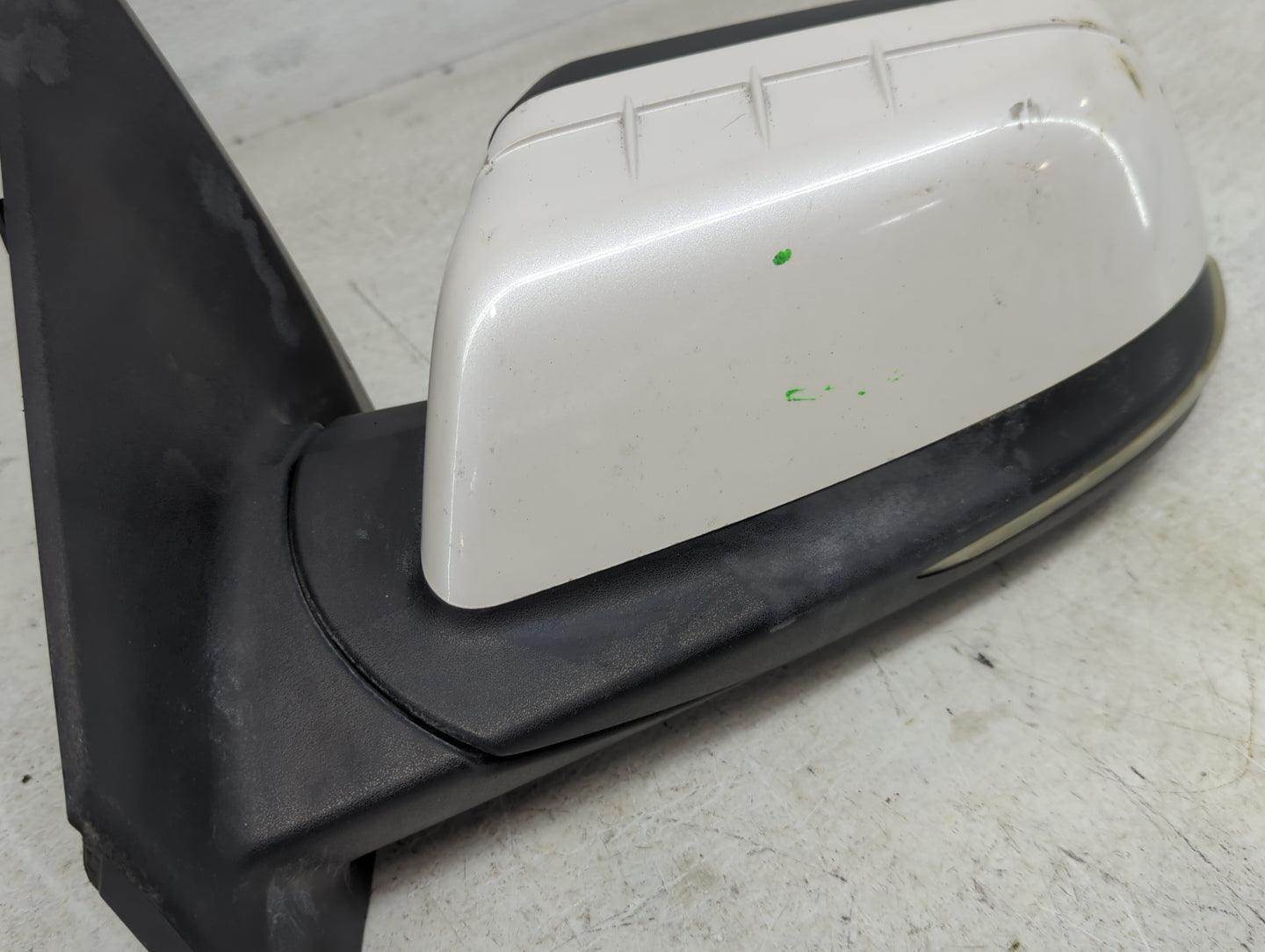 2013-2014 Ford Edge Driver Side View Mirror - Left Door Mirror OEM Used - Oemusedautoparts1.com