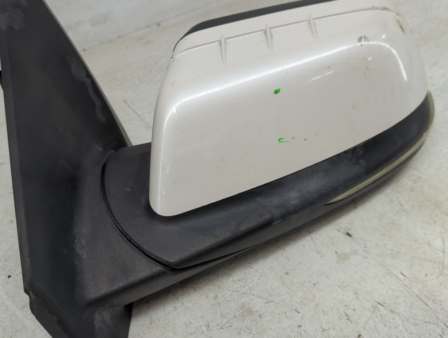 2013-2014 Ford Edge Driver Side View Mirror - Left Door Mirror OEM Used - Oemusedautoparts1.com