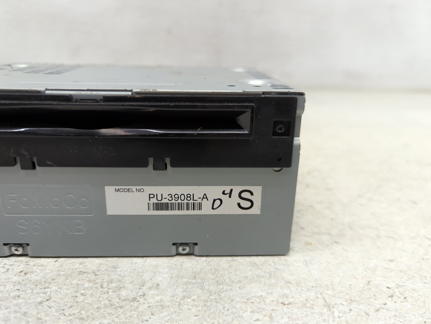 2014 Ford Edge Radio AM FM Cd Player Receiver Replacement P/N:PU-3908L-A ET4T-19C107 Fits OEM Used Auto Parts - Oemusedautop