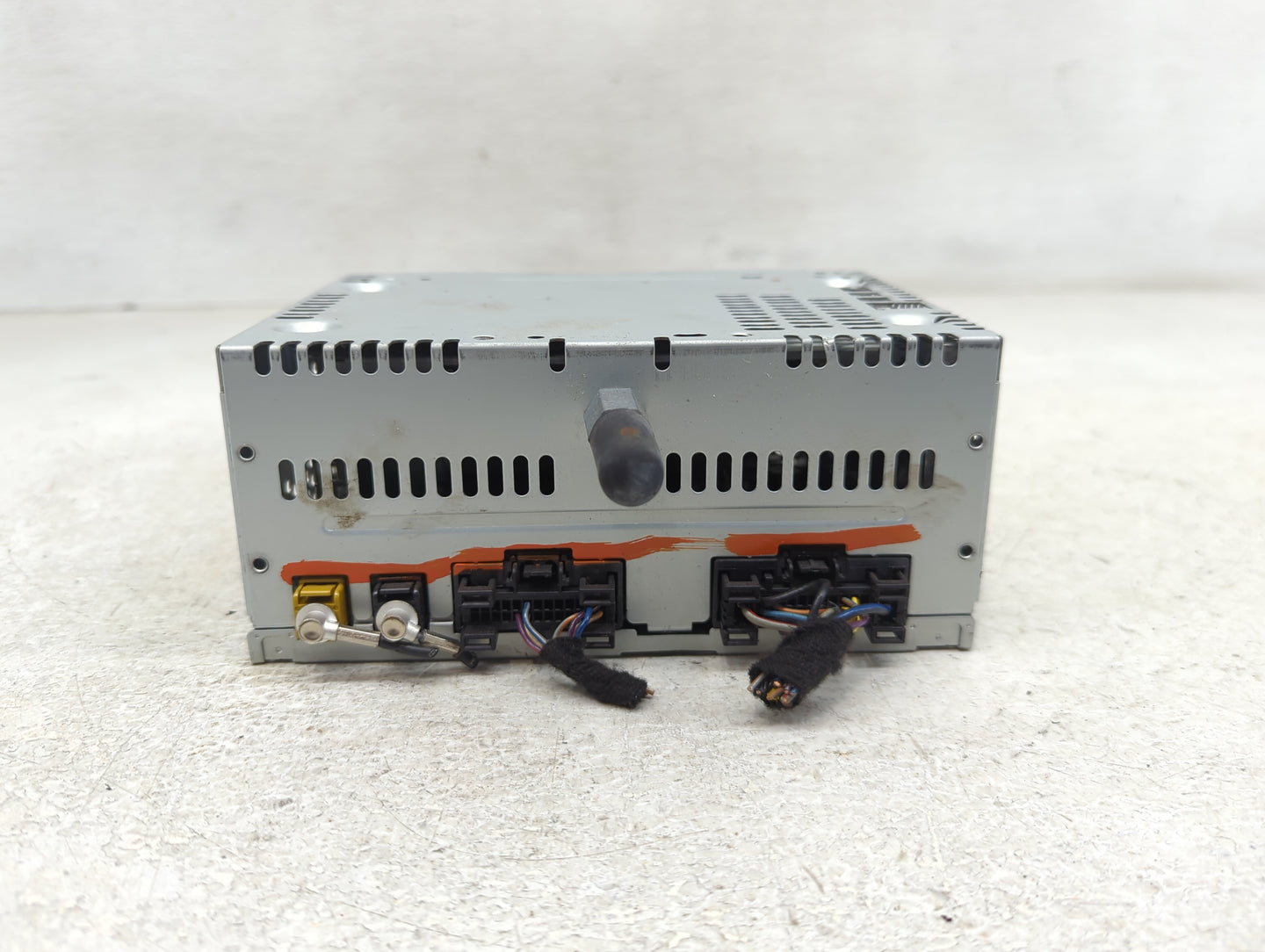 2014 Ford Edge Radio AM FM Cd Player Receiver Replacement P/N:PU-3908L-A ET4T-19C107 Fits OEM Used Auto Parts - Oemusedautop