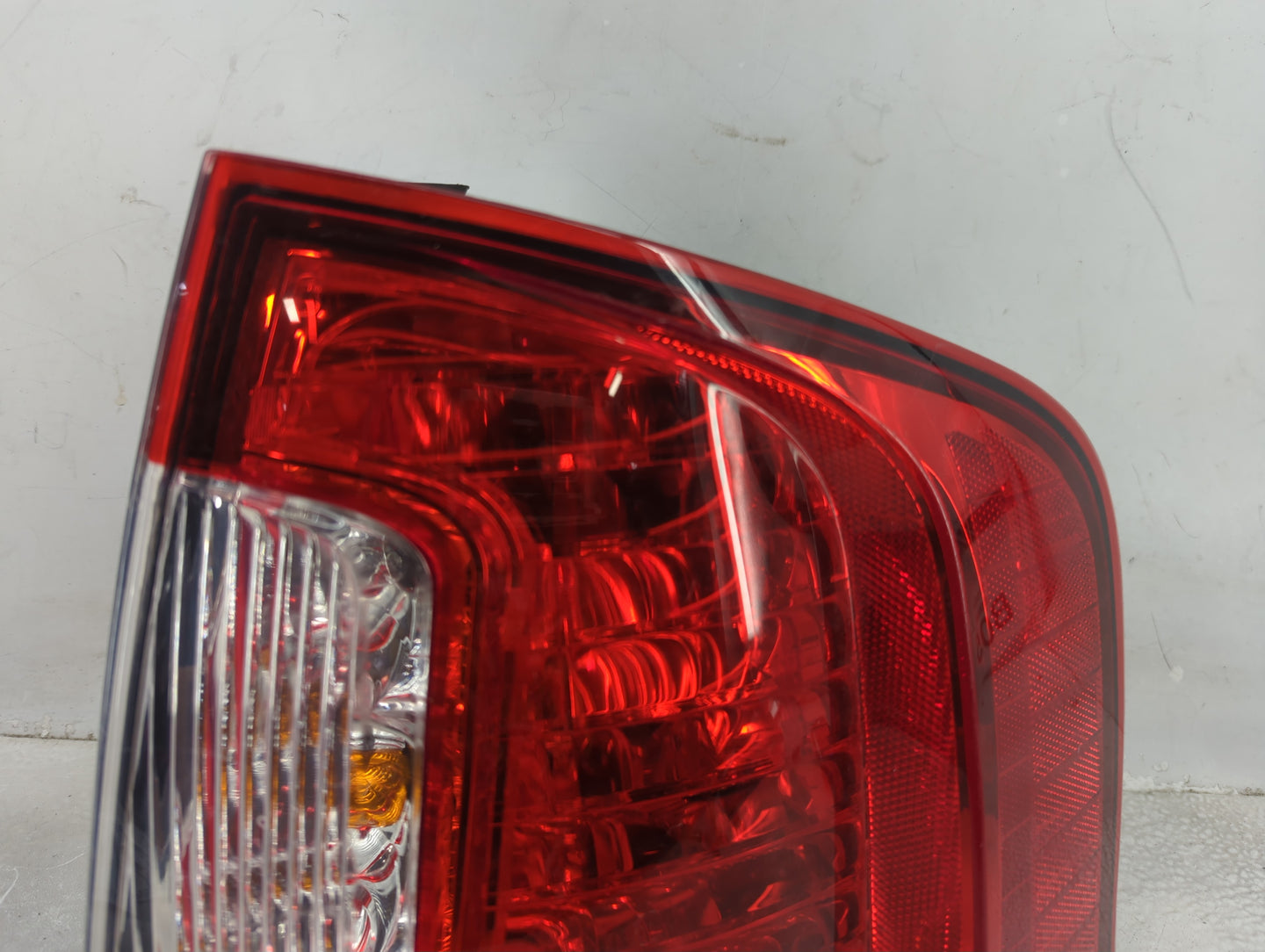 2011-2014 Ford Edge Tail Light Assembly Passenger Right OEM P/N:BT43-13B504-AE Fits Fits 2011 2012 2013 2014 OEM Used Auto P