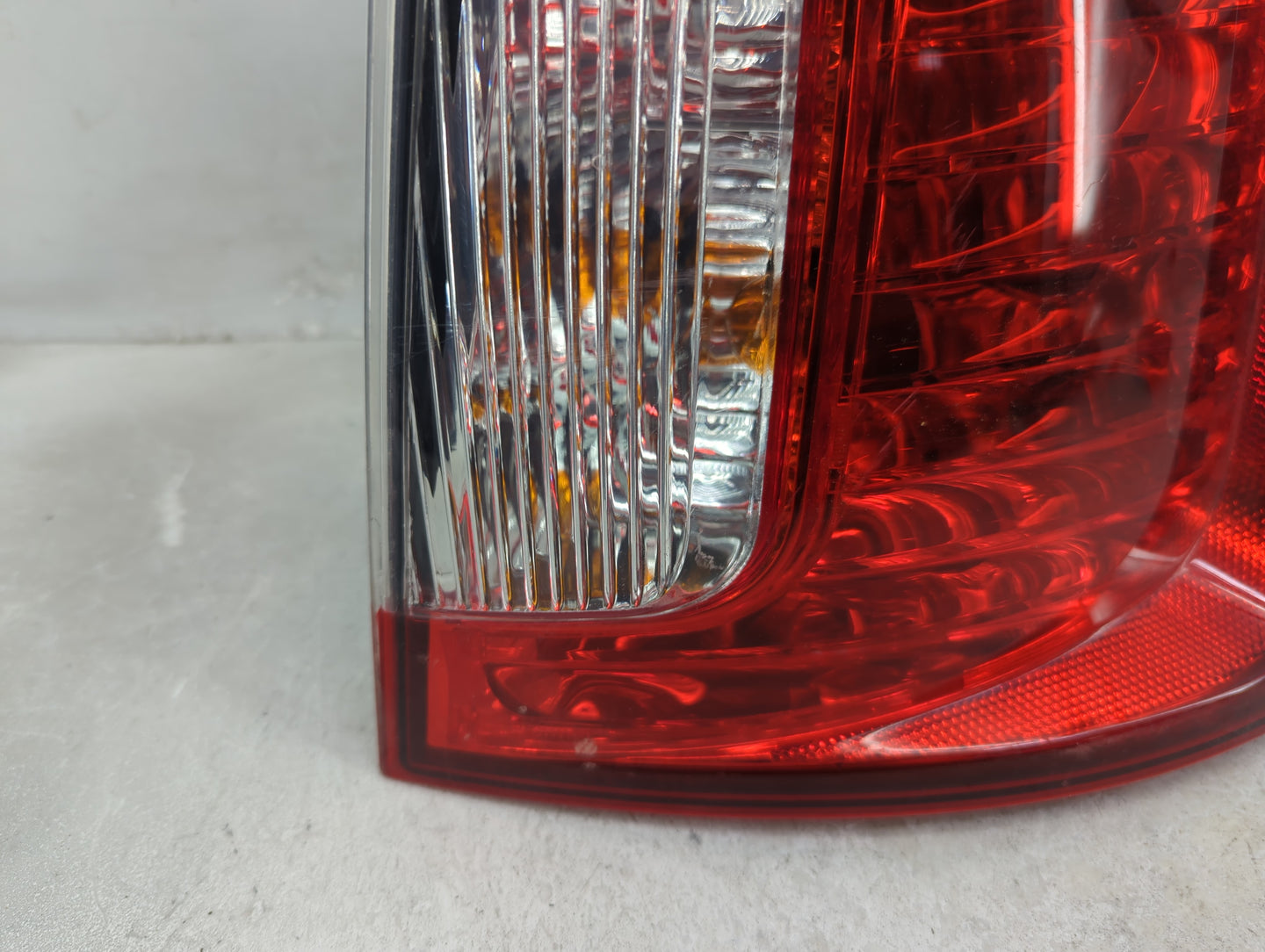 2011-2014 Ford Edge Tail Light Assembly Passenger Right OEM P/N:BT43-13B504-AE Fits Fits 2011 2012 2013 2014 OEM Used Auto P