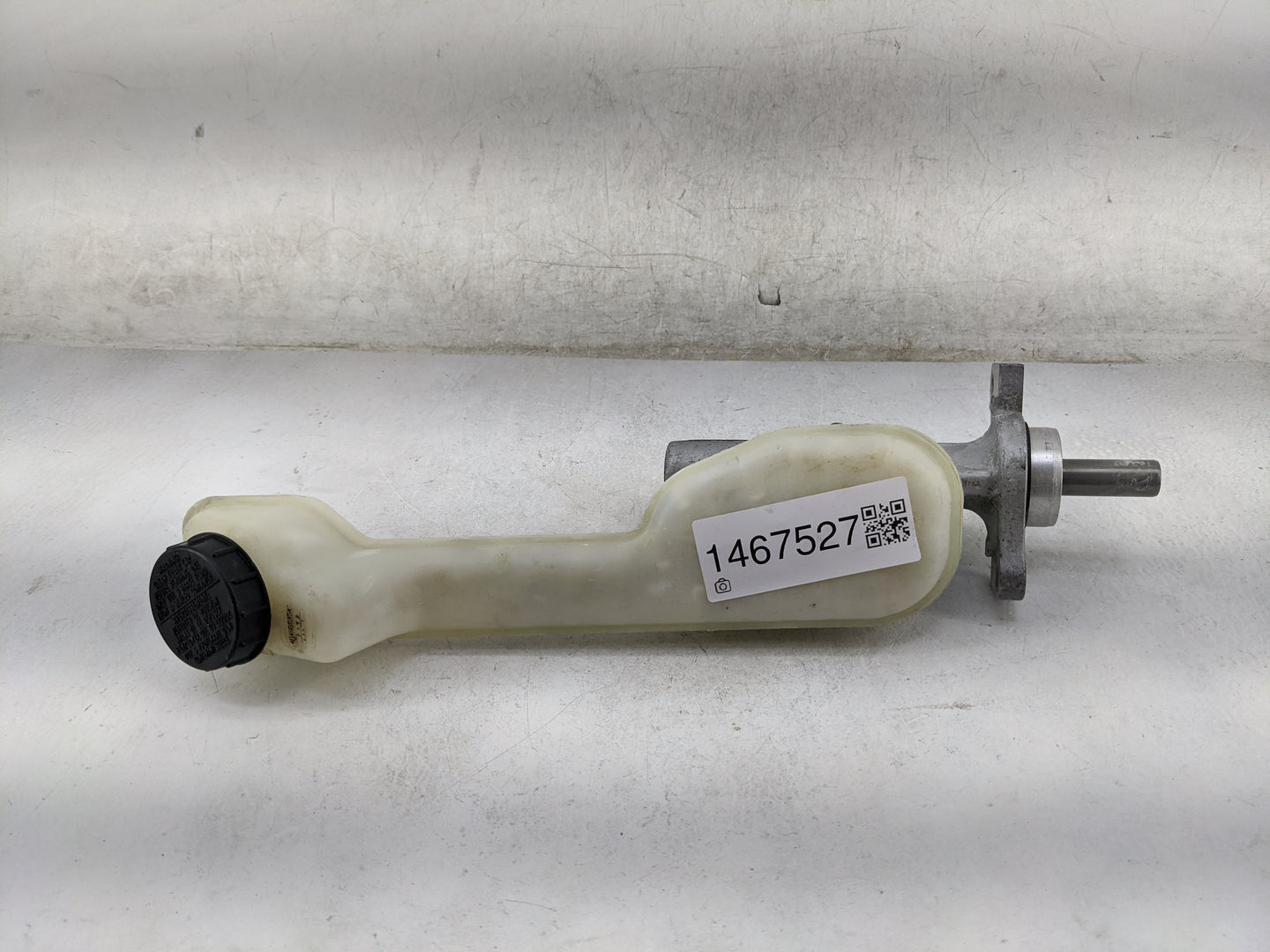 2011-2014 Ford Edge Brake Master Cylinder 1467527 - Oemusedautoparts1.com