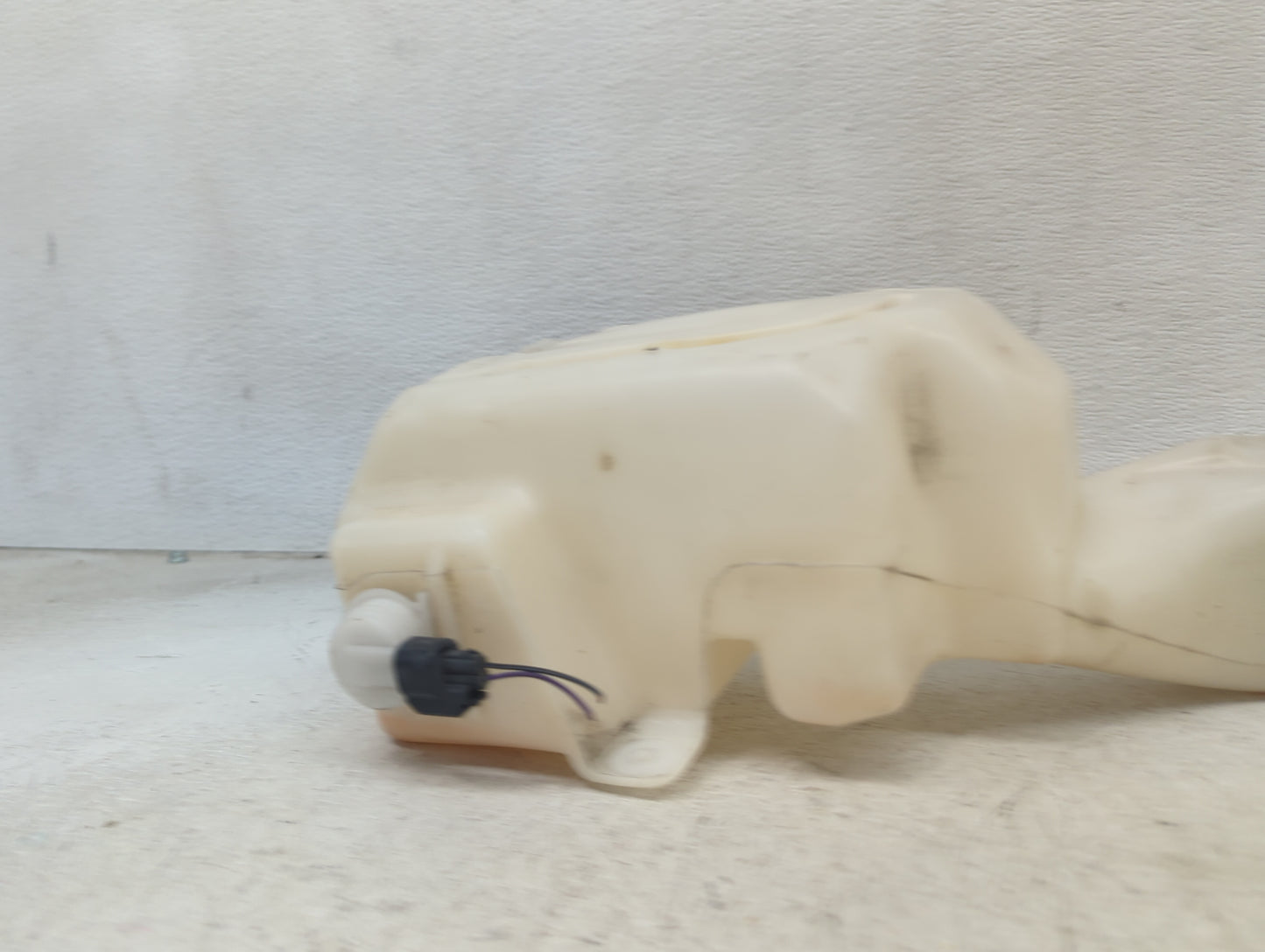 2007-2014 Ford Edge Windshield Washer Fluid Reservoir Bottle Oem 1473693 - Oemusedautoparts1.com